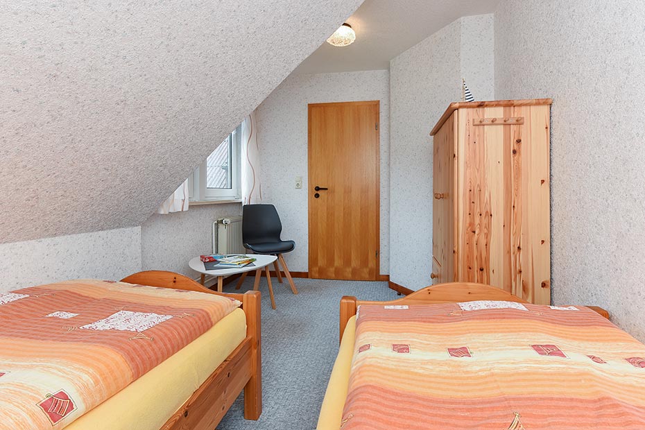 Ferienwohnung „Gartenblick“ - Schlafzimmer 2/Kinderzimmer