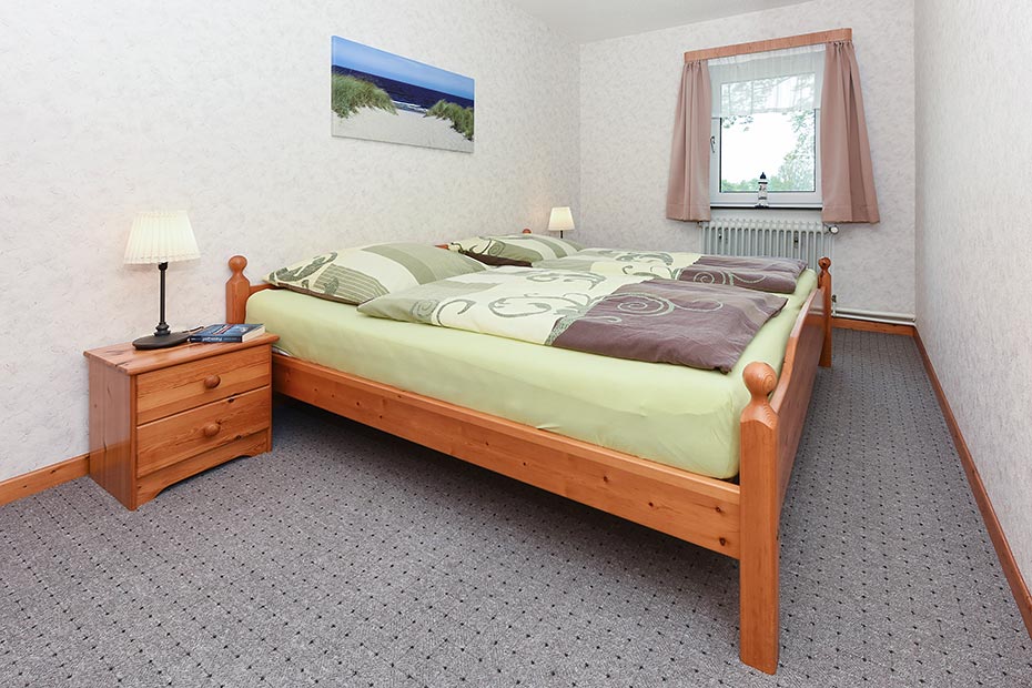 Ferienwohnung „Gartenblick“ - Schlafzimmer 1