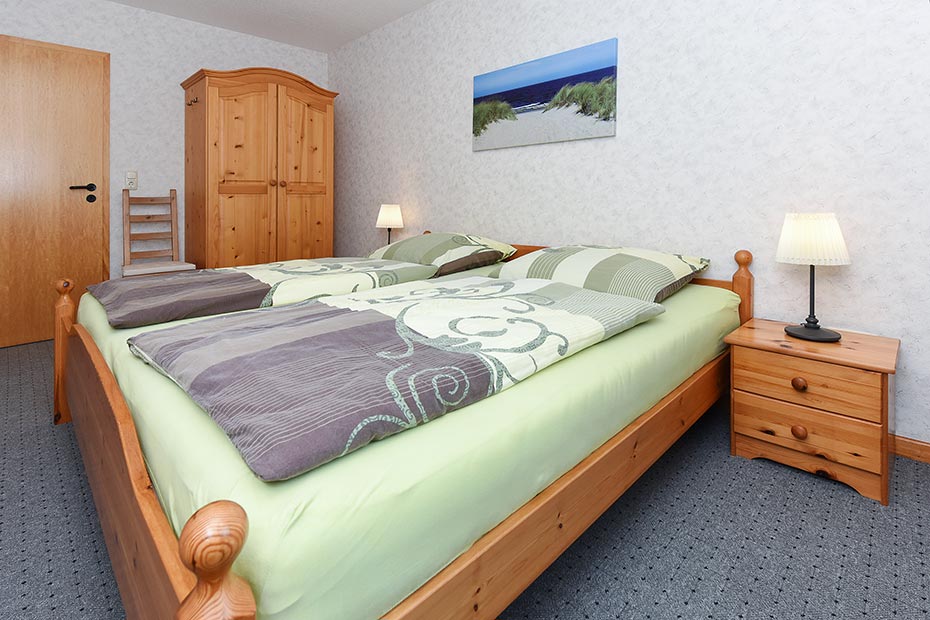 Ferienwohnung „Gartenblick“ - Schlafzimmer 1