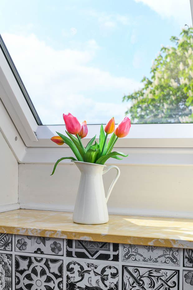 Ferienwohnung „Löwenzahn“ - Wohnzimmer mit integriertem Küchenbereich