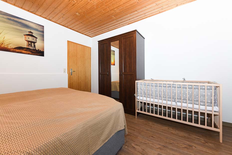 Ferienwohnung „Pfingstrose“ - Schlafzimmer 1