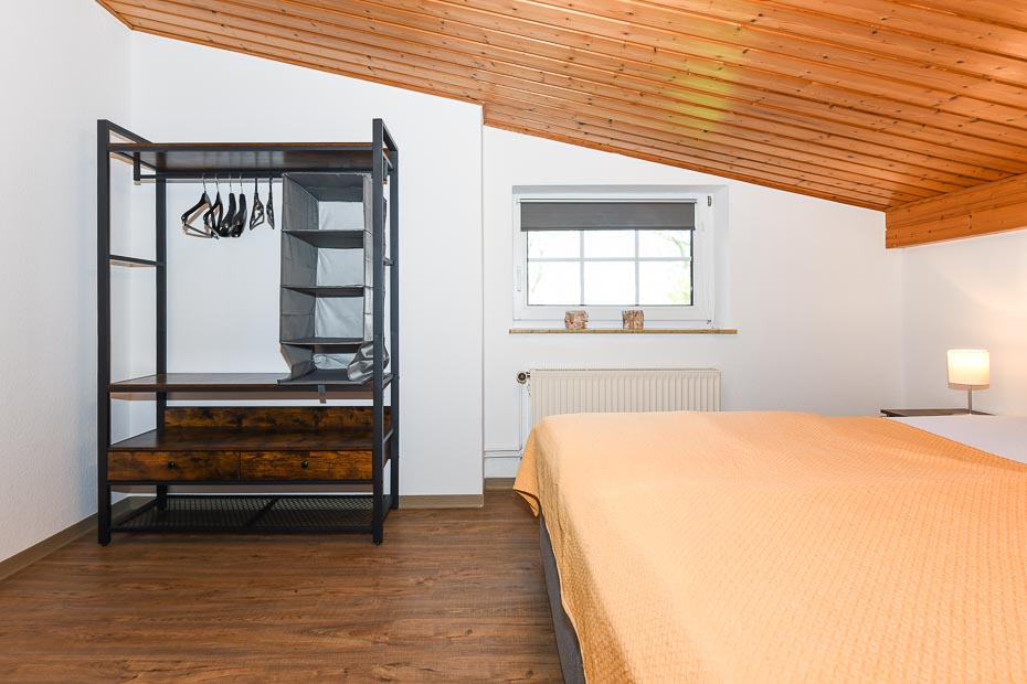 Ferienwohnung „Pfingstrose“ - Schlafzimmer 2/Kinderzimmer