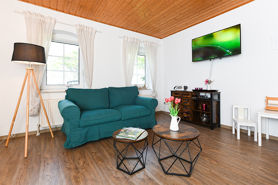 Ferienwohnung „Pfingstrose“ - Wohnzimmer