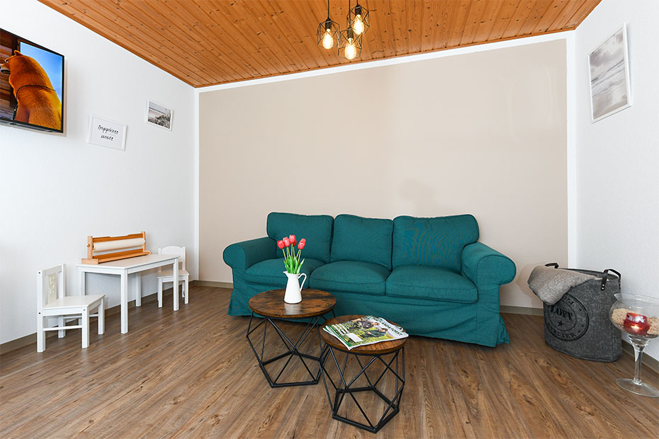 Ferienwohnung „Pfingstrose“ - Wohnzimmer