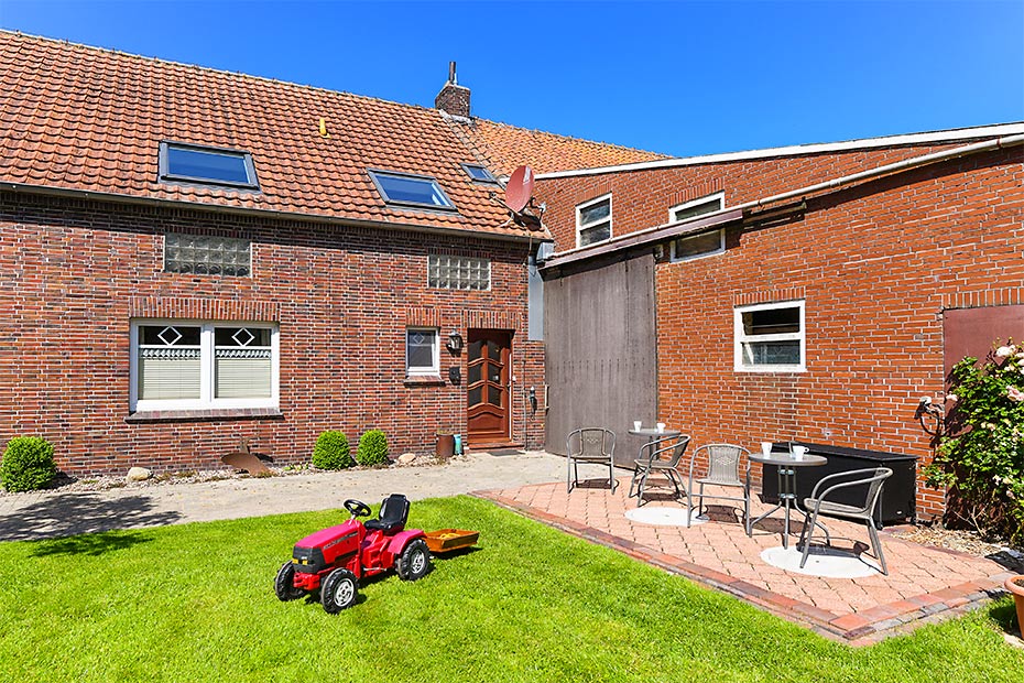 Ferienwohnung „Osthörn“ - Terrasse der Ferienwohnungen 
