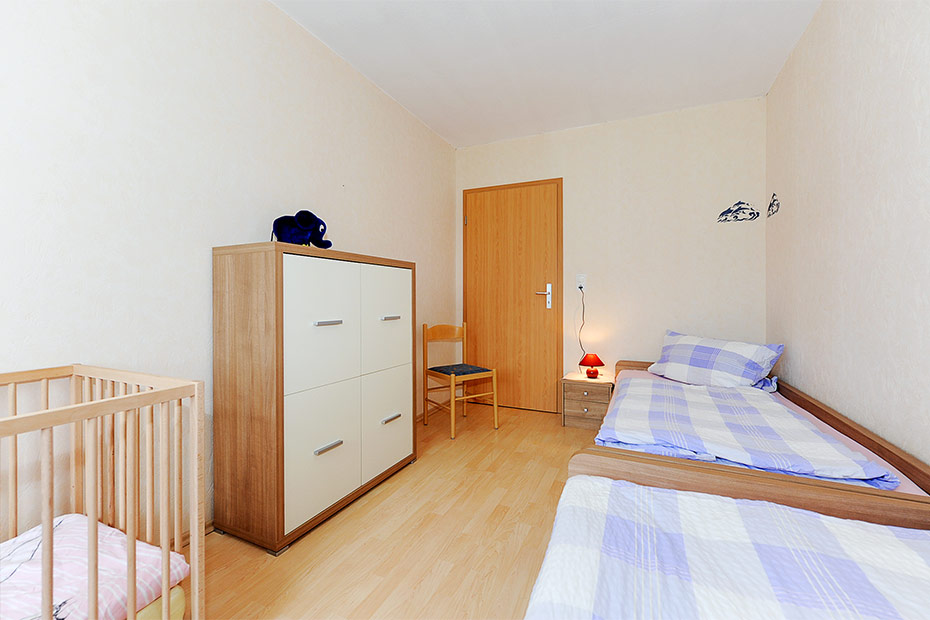 Ferienwohnung „Krabbe“ (Nr. 2) - Schlafzimmer 2/Kinderzimmer