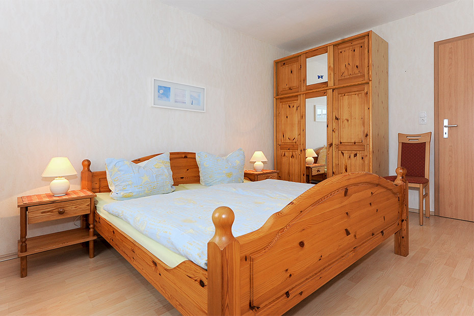 Ferienwohnung „Krabbe“ (Nr. 2) - Schlafzimmer 1