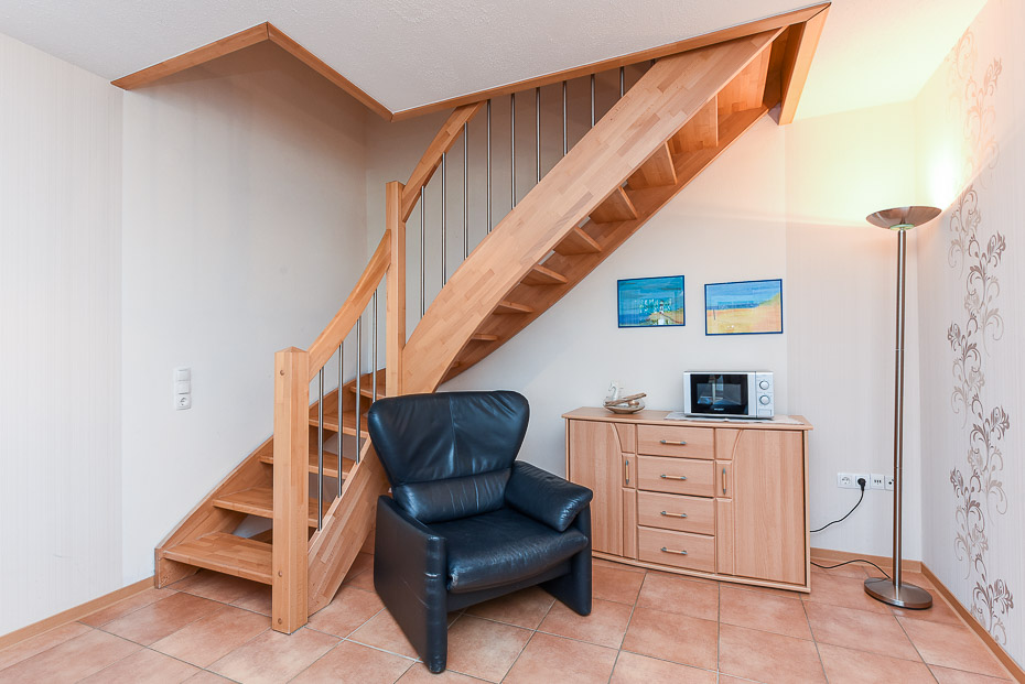 Ferienwohnung „Krabbe“ (Nr. 2) - Wohnzimmer mit integriertem Küchenbereich