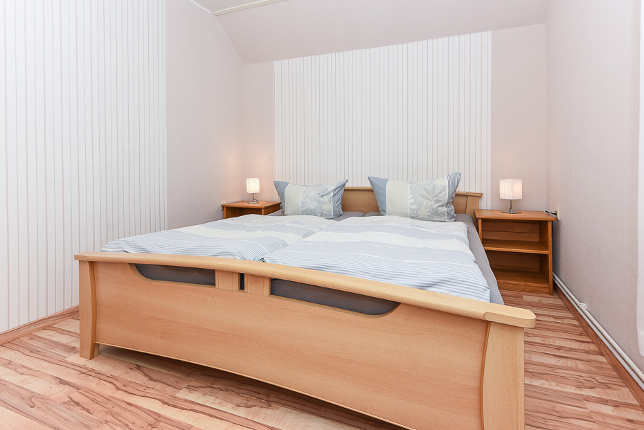 Ferienwohnung „Leuchtturm“ (Nr. 7) - Schlafzimmer 1