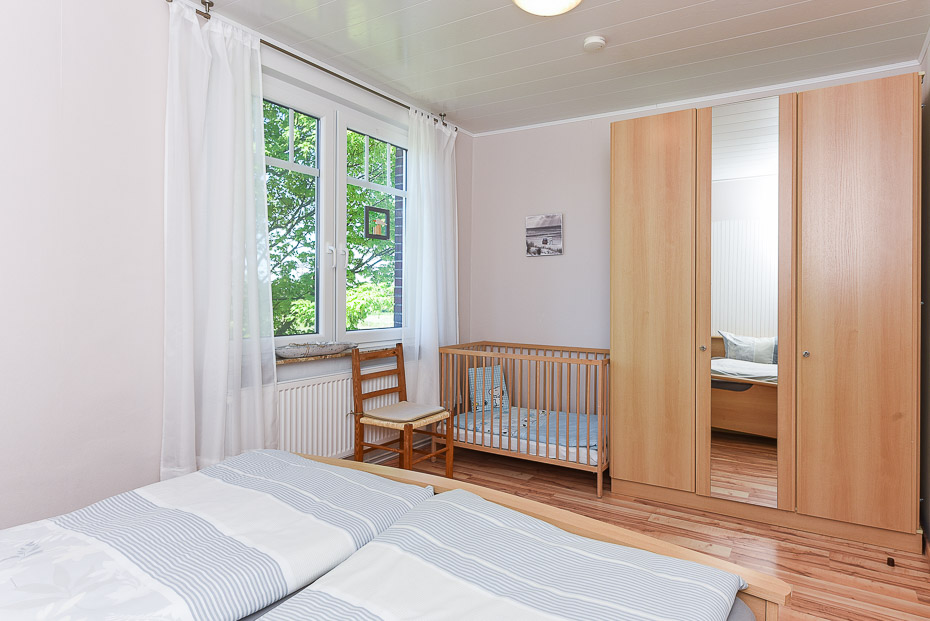 Ferienwohnung „Leuchtturm“ (Nr. 7) - Schlafzimmer 1