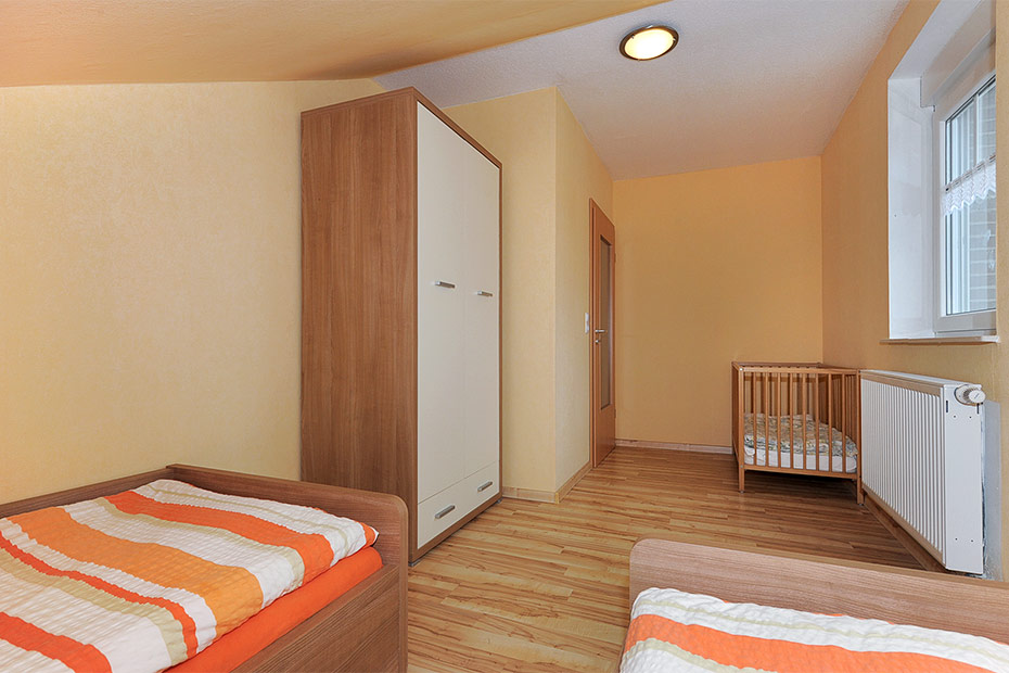 Ferienwohnung „Muschel“ (Nr. 4) - Schlafzimmer 2/Kinderzimmer