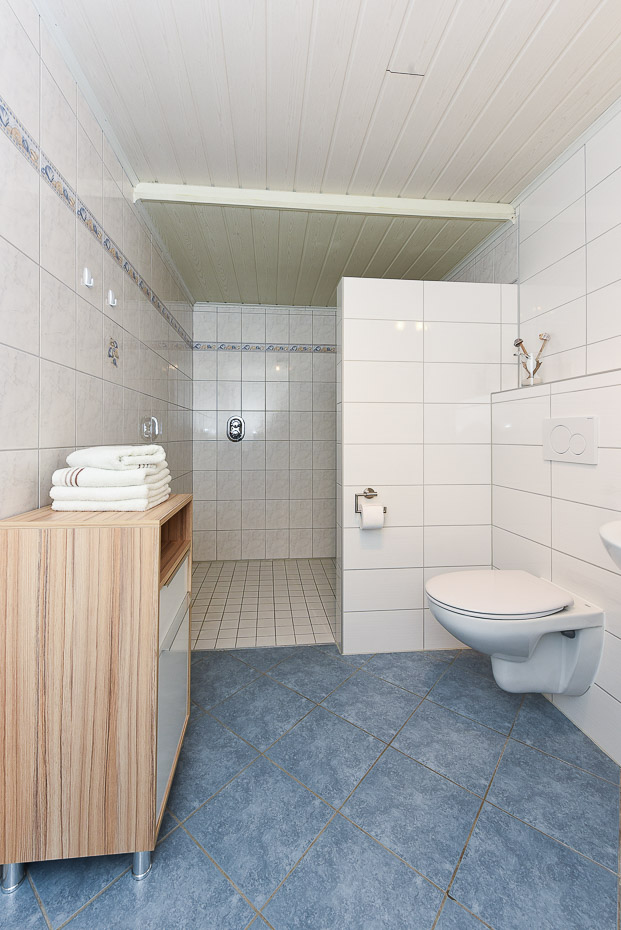 Ferienwohnung „Düne“ (Nr. 8) - Badezimmer im Erdgeschoss