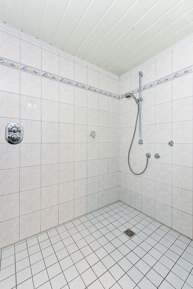 Ferienwohnung „Düne“ (Nr. 8) - Badezimmer im Erdgeschoss