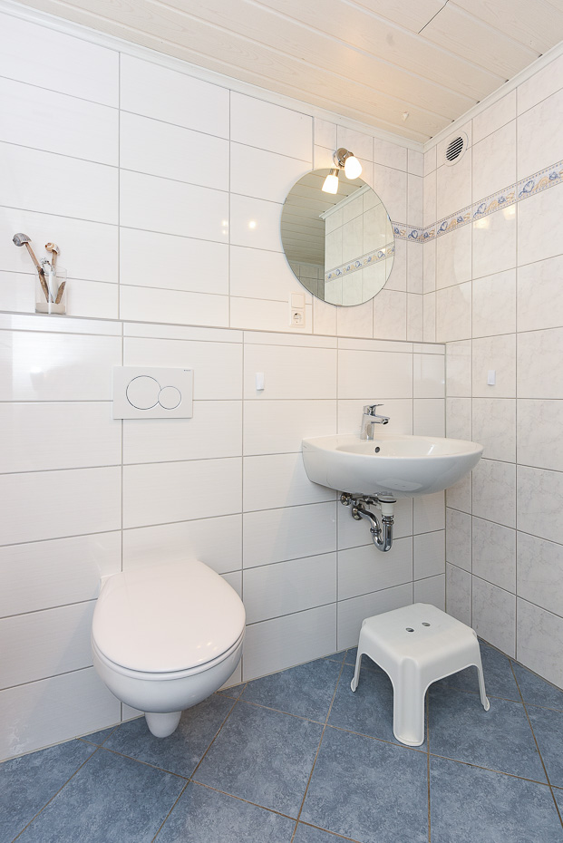 Ferienwohnung „Düne“ (Nr. 8) - Badezimmer im Erdgeschoss