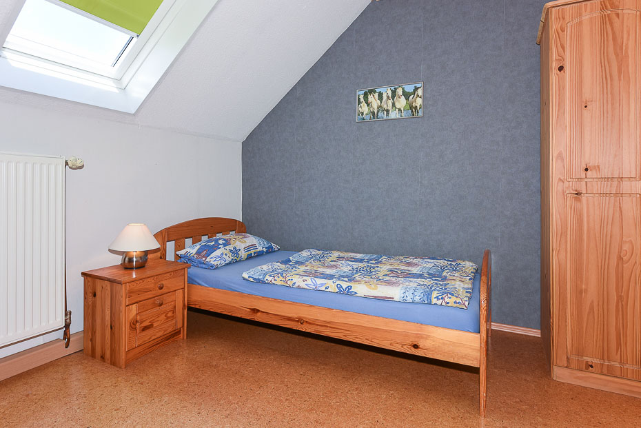 Ferienwohnung „Düne“ (Nr. 8) - Schlafzimmer 2/Kinderzimmer