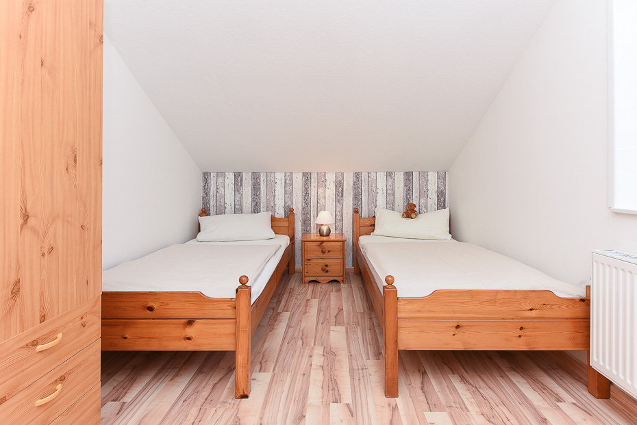 Ferienwohnung „Wattwurm“ (Nr. 6) - Schlafzimmer 2/Kinderzimmer