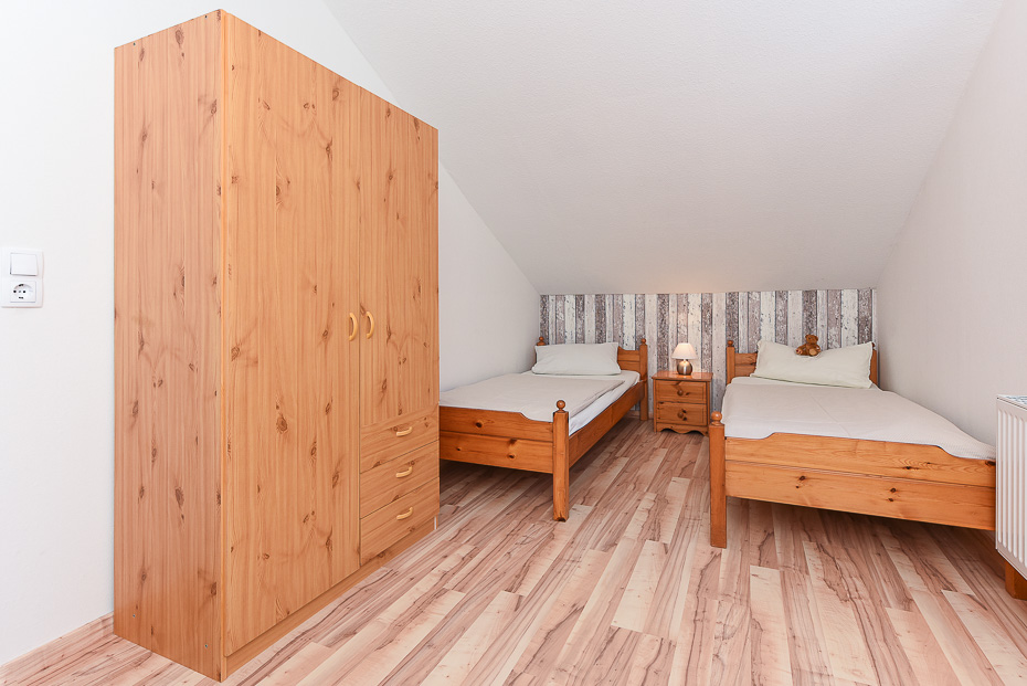Ferienwohnung „Wattwurm“ (Nr. 6) - Schlafzimmer 2/Kinderzimmer