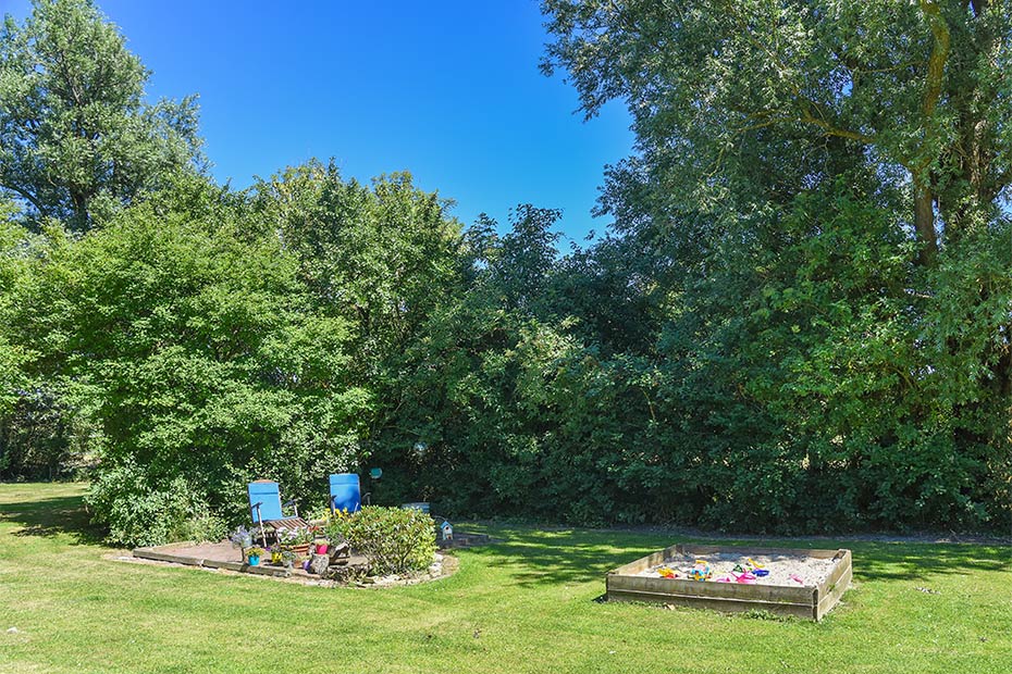 Ferienwohnung - Terrasse im Garten