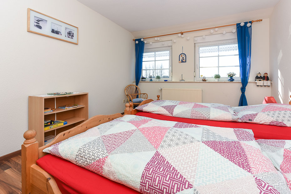 Ferienwohnung „Fresena“ - Schlafzimmer 2/Kinderzimmer