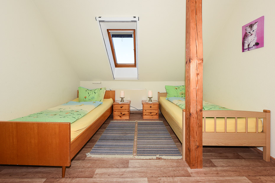 Ferienwohnung „Peerstall“ - Schlafzimmer 2/Kinderzimmer