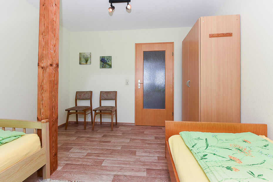 Ferienwohnung „Peerstall“ - Schlafzimmer 2/Kinderzimmer