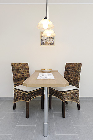 Ferienwohnung „Kornfeld“ - Wohnzimmer mit integriertem Küchenbereich