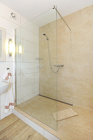 Ferienwohnung „An't Peerstall“ - Badezimmer