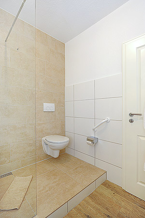 Ferienwohnung „An't Peerstall“ - Badezimmer