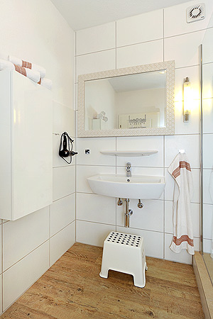 Ferienwohnung „An't Peerstall“ - Badezimmer