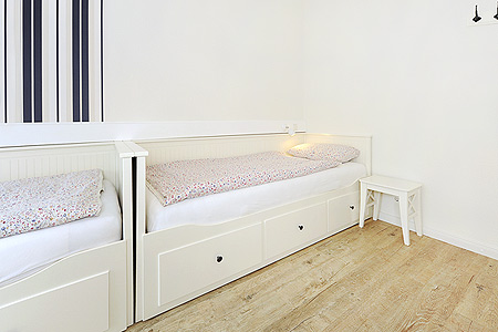 Ferienwohnung „An't Peerstall“ - Schlafzimmer 2/Kinderzimmer