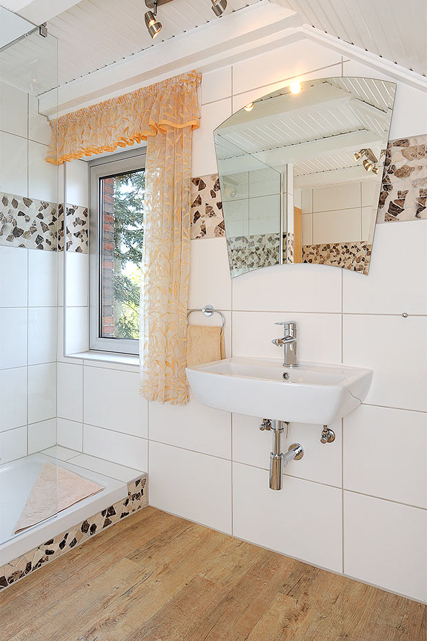 Ferienwohnung Balkonwohnung - Badezimmer