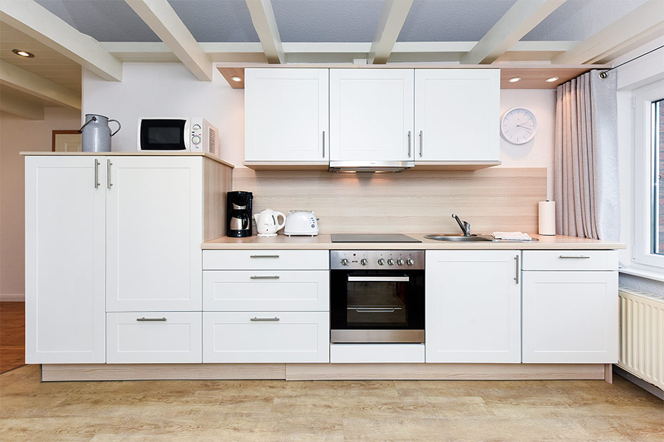 Ferienwohnung Erlenwohnung - Wohnzimmer mit integriertem Küchenbereich