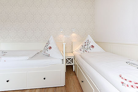 Ferienwohnung „Früchtboen“ - Schlafzimmer 2/Kinderzimmer