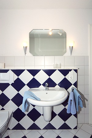 Ferienwohnung Lindenwohnung - Badezimmer
