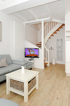 Ferienwohnung Milchkammer 3 - Wohnzimmer mit integriertem Küchenbereich