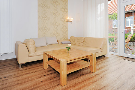 Ferienwohnung Milchkammer 4 - Wohnzimmer mit integriertem Küchenbereich