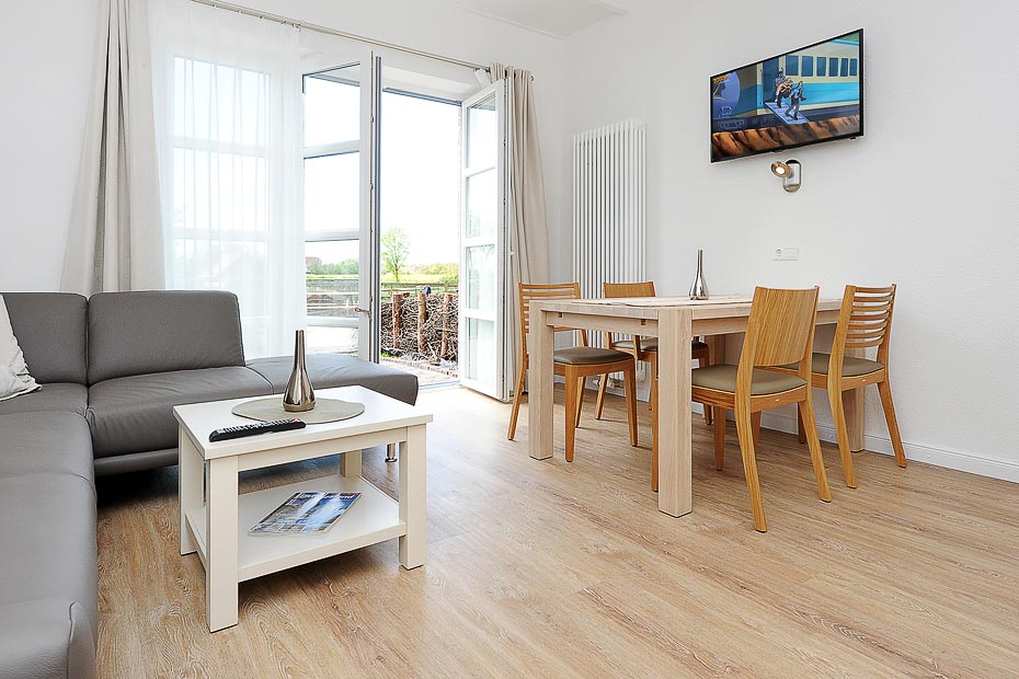 Ferienwohnung Milchkammer 5 - Wohnzimmer mit integriertem Küchenbereich