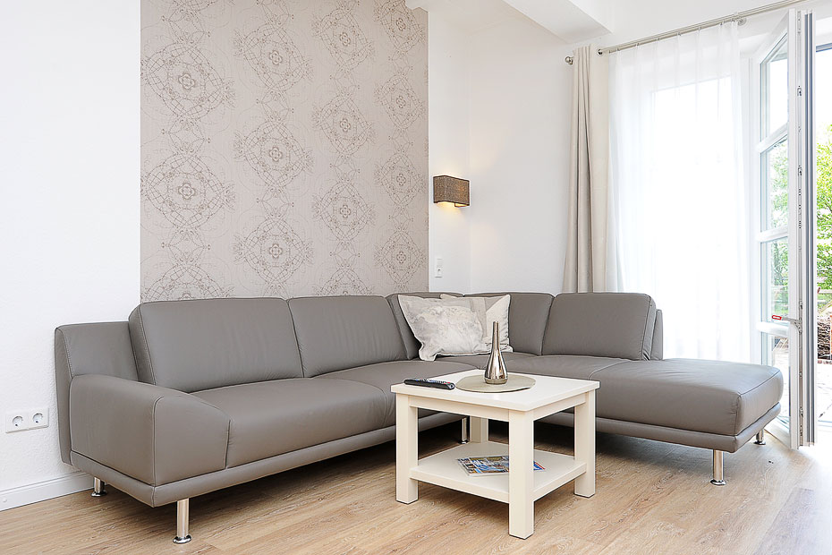 Ferienwohnung Milchkammer 5 - Wohnzimmer mit integriertem Küchenbereich