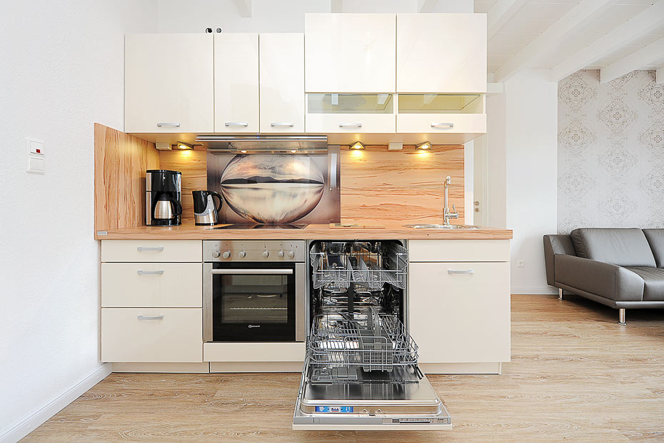 Ferienwohnung Milchkammer 6 - Wohnzimmer mit integriertem Küchenbereich