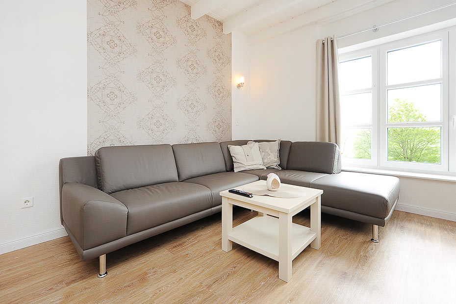 Ferienwohnung Milchkammer 6 - Wohnzimmer mit integriertem Küchenbereich