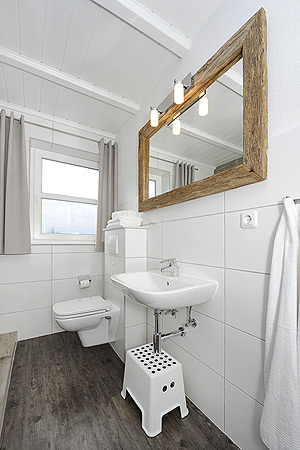 Ferienwohnung „Ünnert Oeken“ - Badezimmer