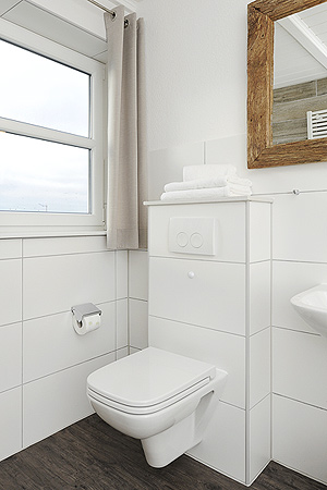 Ferienwohnung „Ünnert Oeken“ - Badezimmer