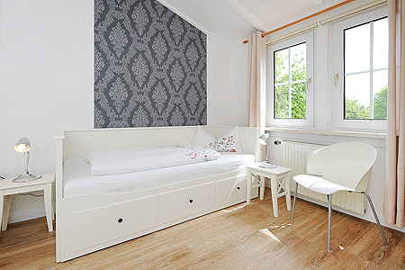 Ferienwohnung „Ünnert Oeken“ - Schlafzimmer 2/Kinderzimmer