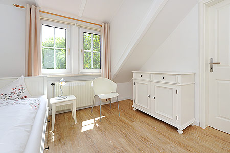 Ferienwohnung „Ünnert Oeken“ - Schlafzimmer 2/Kinderzimmer