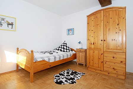 Ferienwohnung „Kuh“ - Schlafzimmer 2/Kinderzimmer
