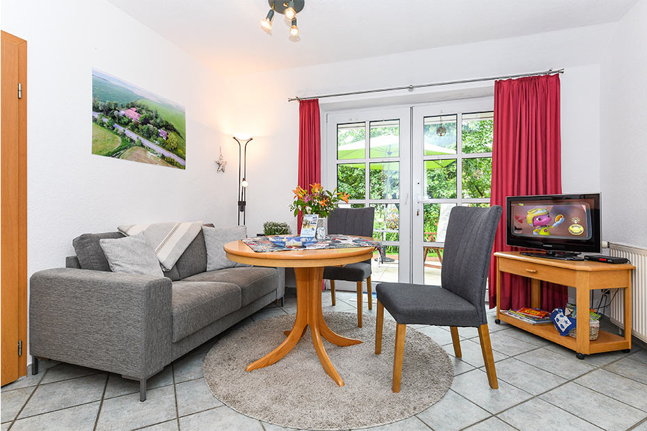 Ferienwohnung „Seestern“ - Wohnraum mit integrierter Küche