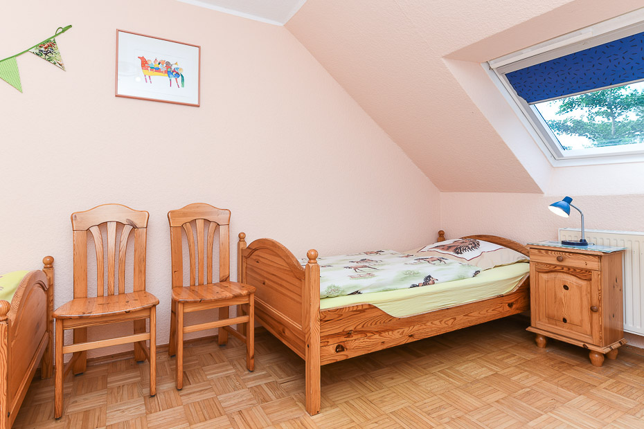Ferienwohnung „Utkiek“ - Schlafzimmer 2/Kinderzimmer
