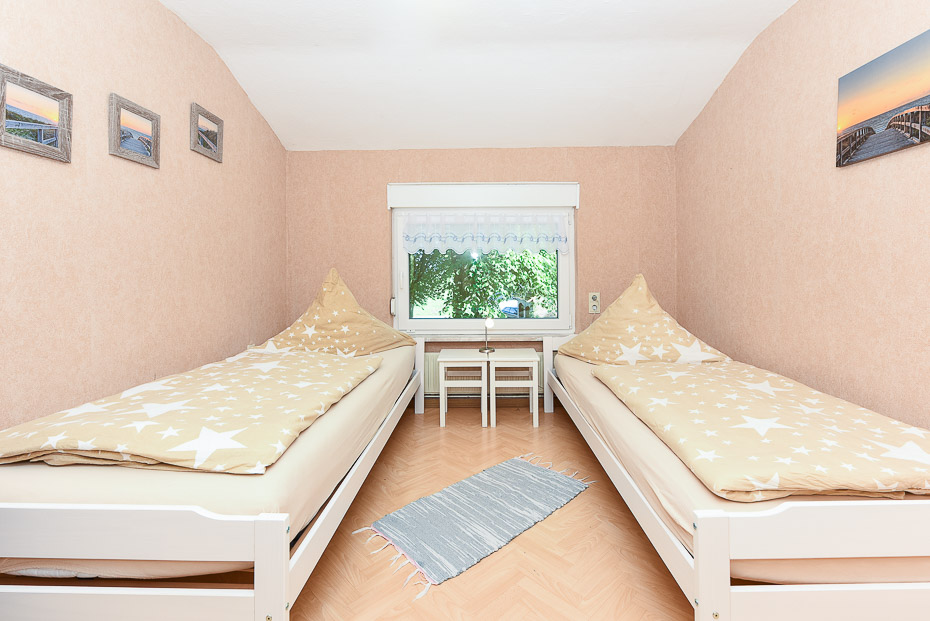 Ferienwohnung „Ost“ - Schlafzimmer 2/Kinderzimmer