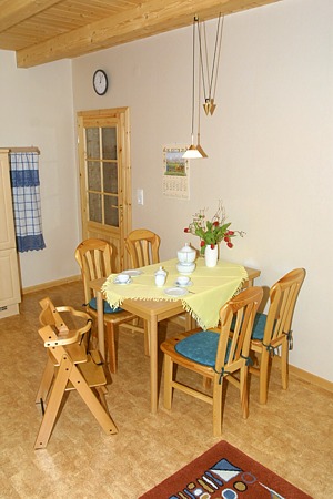 Ferienwohnung „Weizen“ - Wohnraum mit integrierter Küche