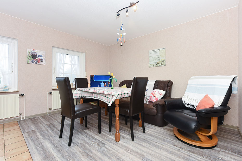 Ferienwohnung - Wohnzimmer mit integriertem Küchenbereich